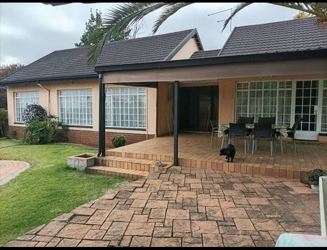 4 BEDROOM FREEHOLD FOR SALE IN NORKEM PARK